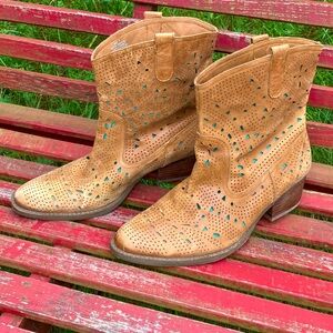 REBA Boots Cowboy Leather Heels Tan Turquoise Colorful Size 7.5